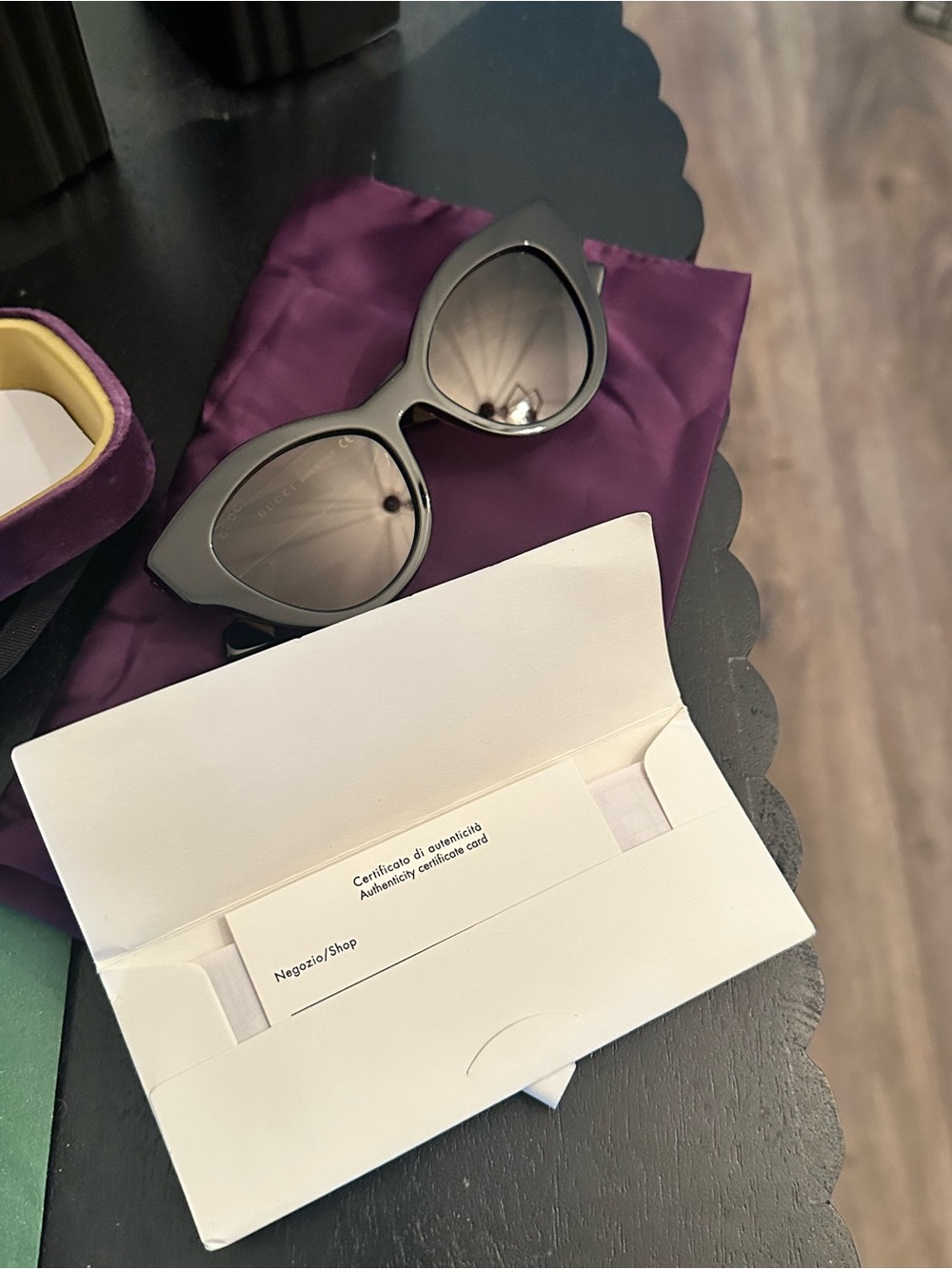 GUCCI Cat-Eye Sunglasses in Black